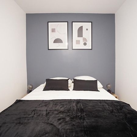 Spacious Apartment Near The Champs De Mars Париж Екстериор снимка
