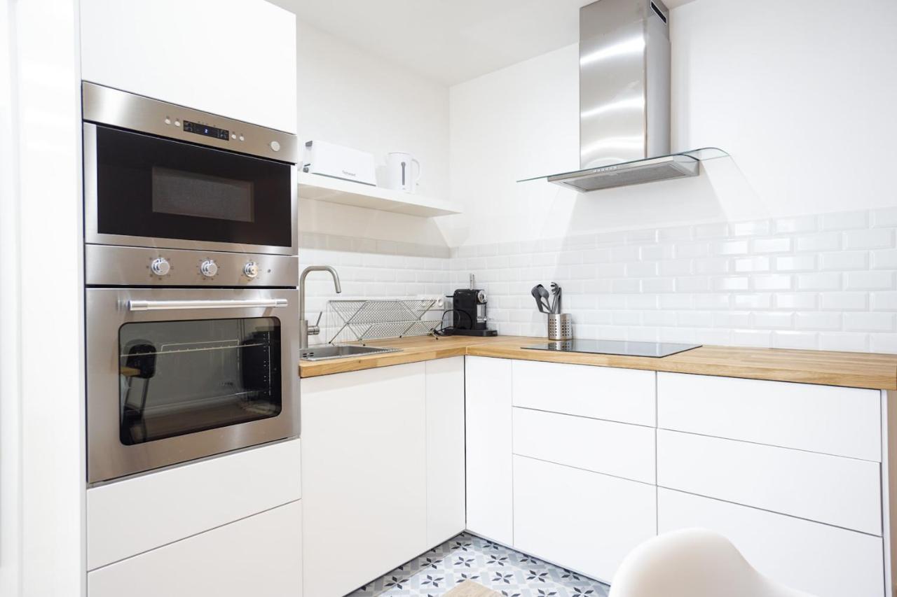 Spacious Apartment Near The Champs De Mars Париж Екстериор снимка